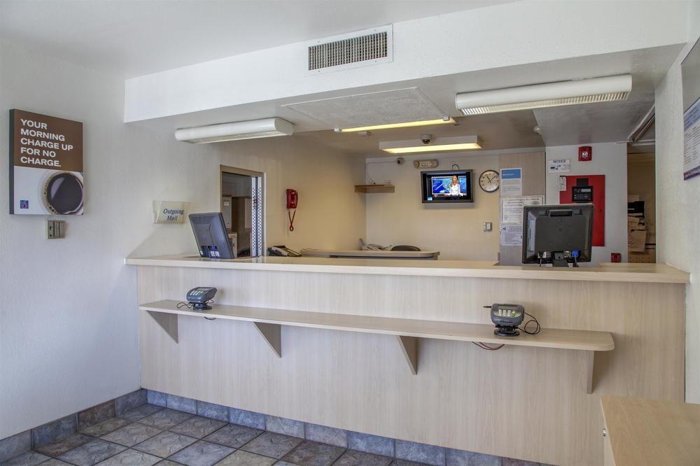 Motel 6 Mesa North Exteriör bild