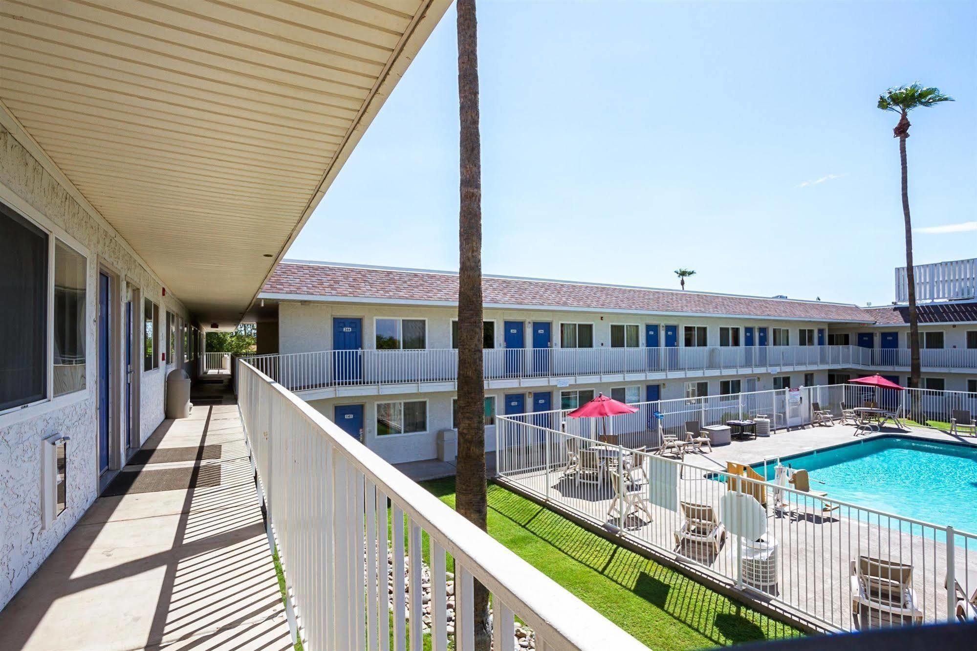 Motel 6 Mesa North Exteriör bild