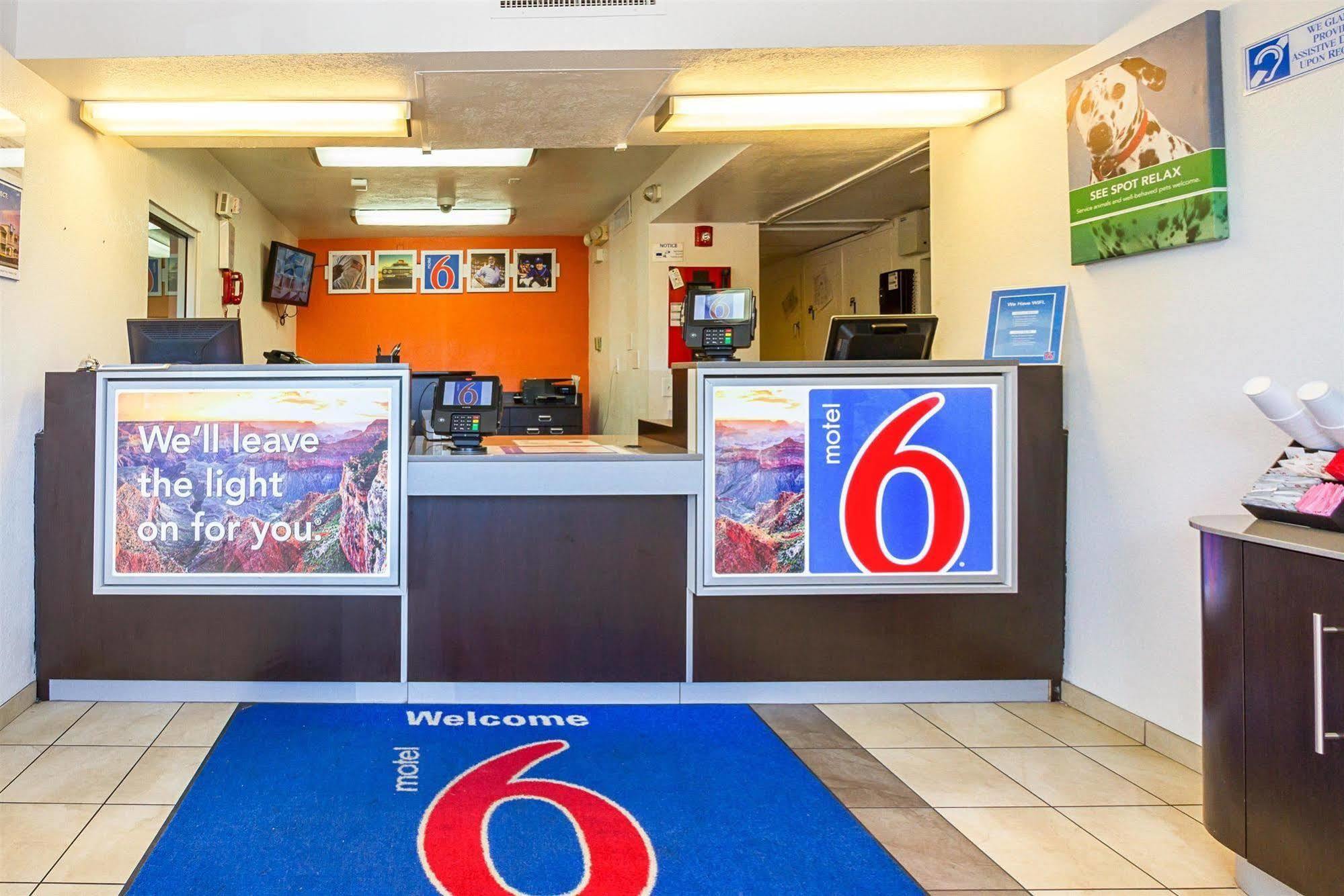Motel 6 Mesa North Exteriör bild