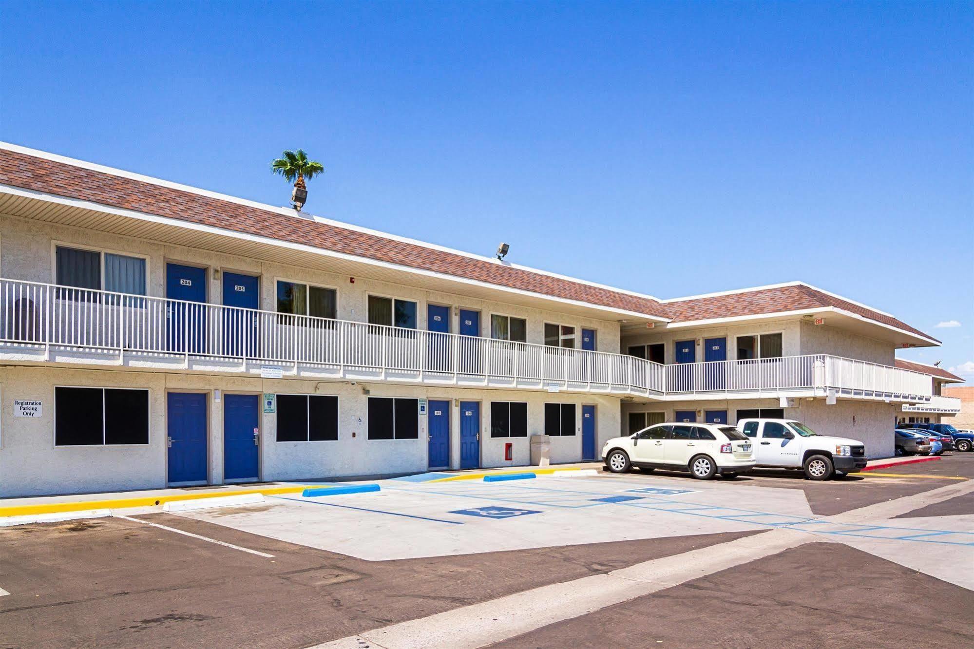 Motel 6 Mesa North Exteriör bild