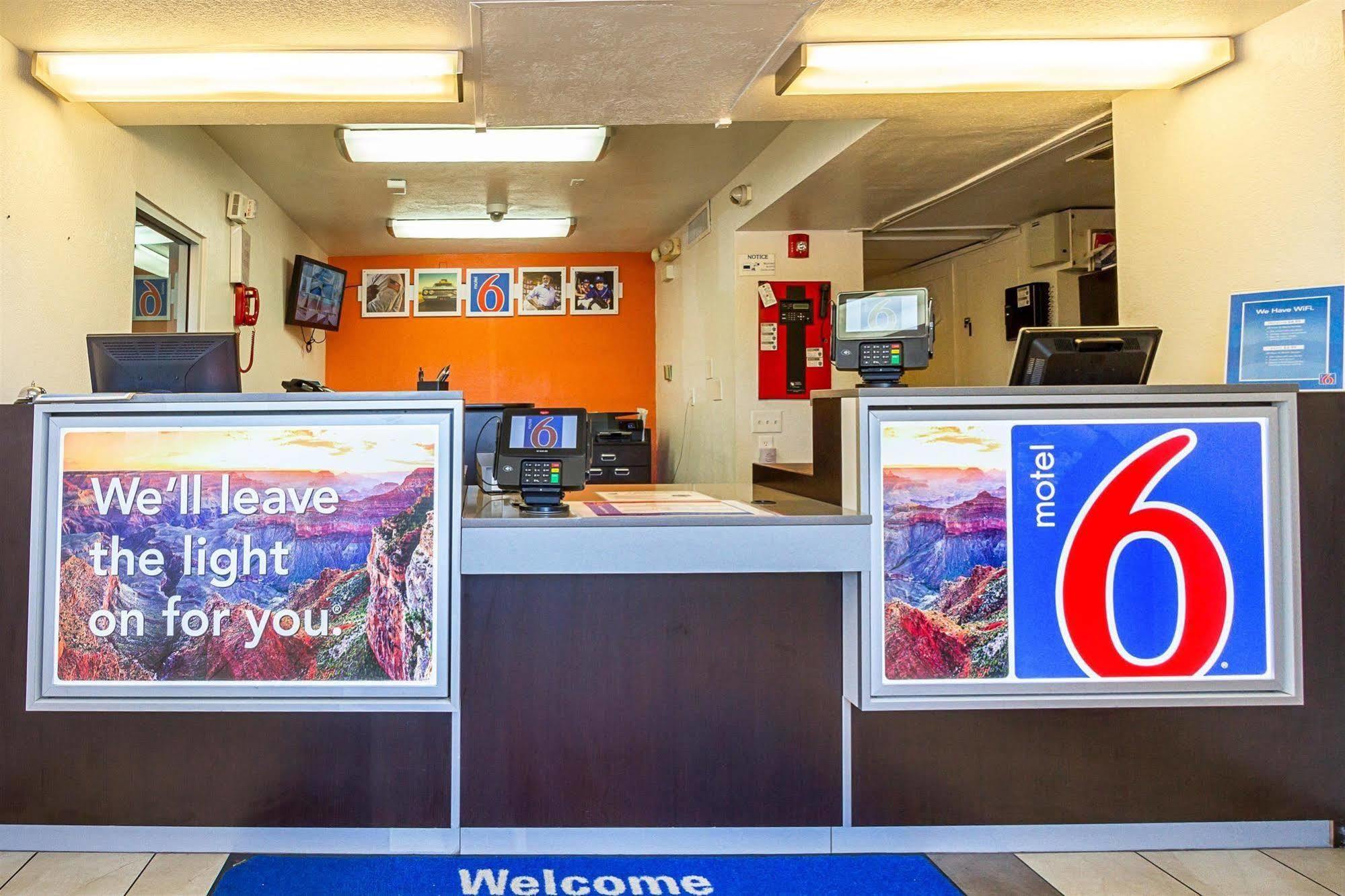 Motel 6 Mesa North Exteriör bild