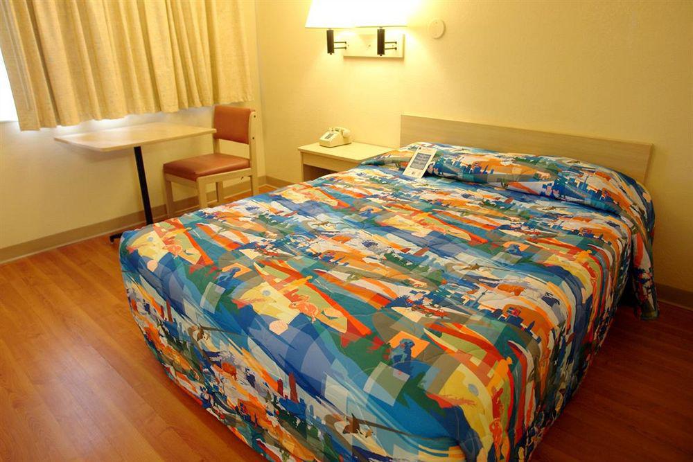 Motel 6 Mesa North Exteriör bild